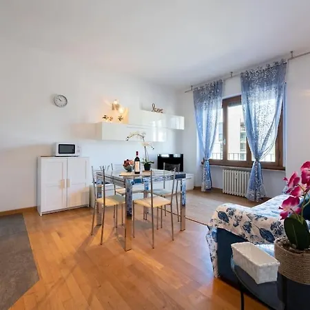 Belfiore2 1 Bedroom Apt By The Railways Station Apartment