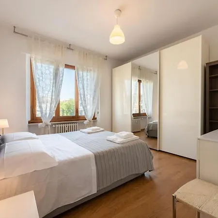 Belfiore2 1 Bedroom Apt By The Railways Station Apartment *