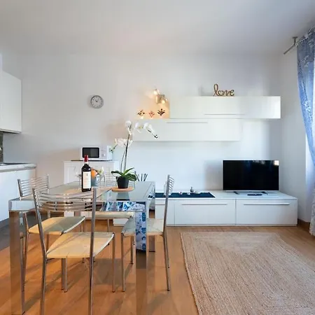 Belfiore2 1 Bedroom Apt By The Railways Station Apartment Florence